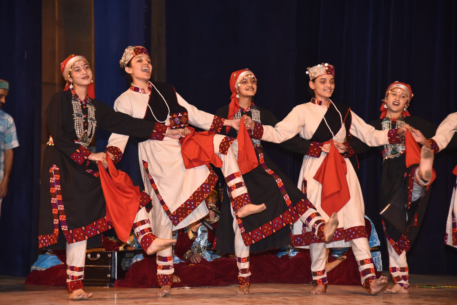 Himachali Nati Performance